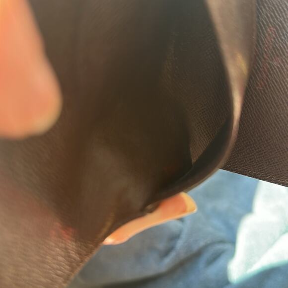 LV Damier Key Holder - Picture 6 of 8